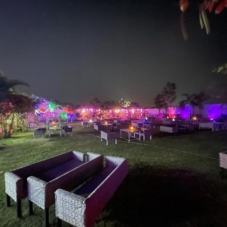 Hotel The Black Leaf Rāipur Exterior foto